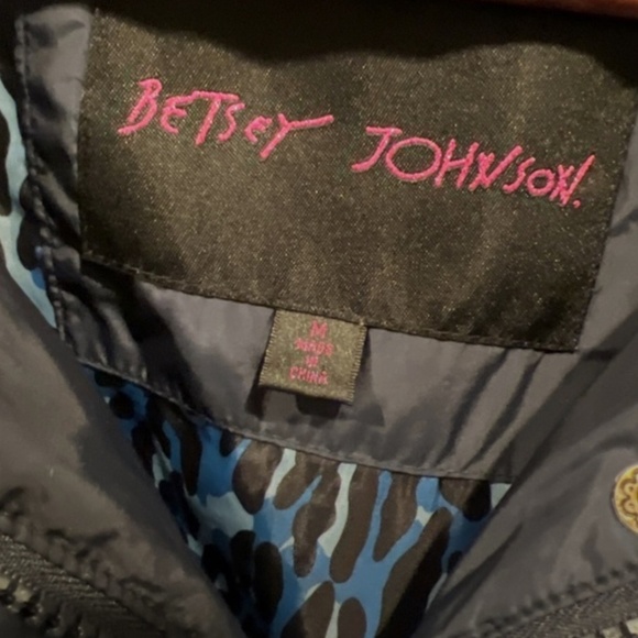 Betsey Johnson Jackets & Blazers - Betsey Johnson NAVY Puffer Jacket with Hood and Quilted Design